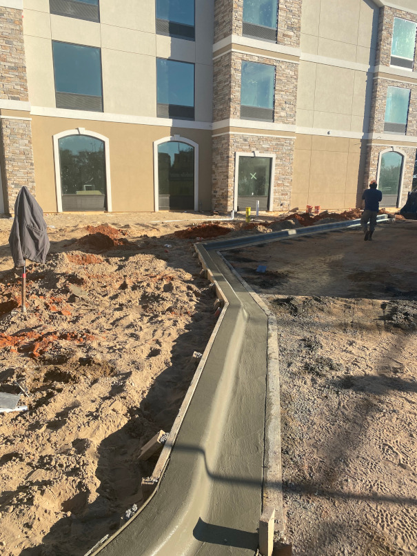 services/concrete/curbing/chavers_construction_curbing_bends.jpeg