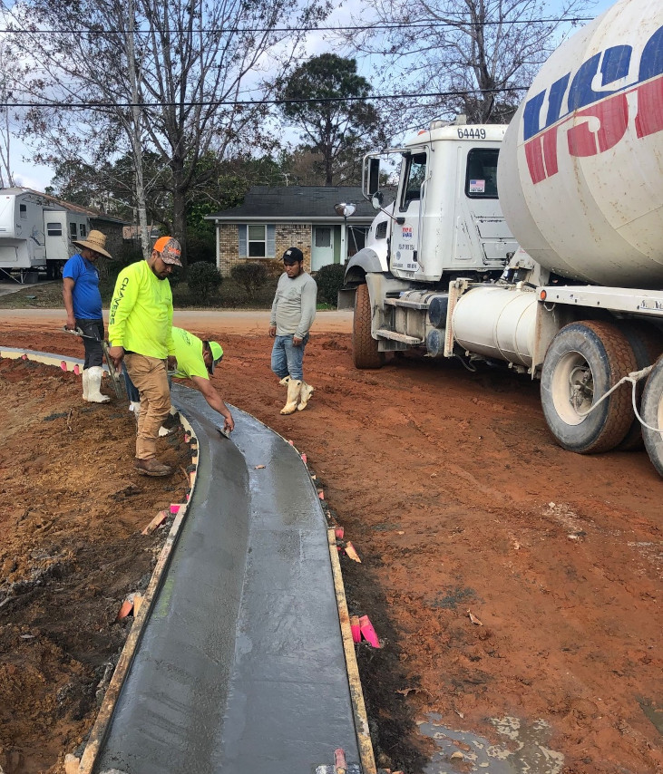 services/concrete/curbing/chavers_construction_curbing_eglin_credit_union2.jpg
